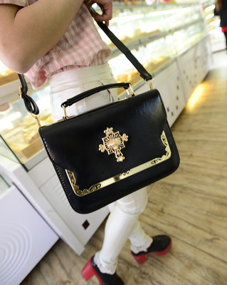 2014新款復(fù)古時(shí)尚郵差包 潮流女包選購指南